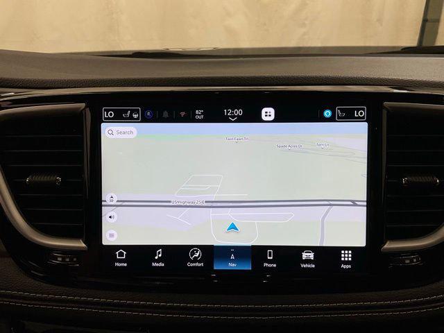 2027 Chrysler Pacifica Limited