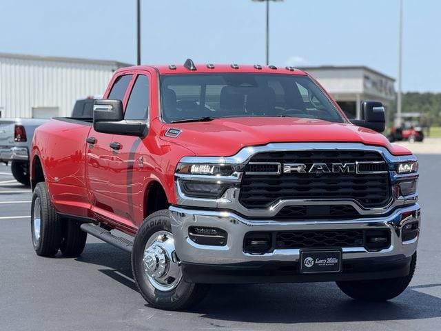 2026 RAM Ram 3500 RAM 3500 TRADESMAN CREW CAB 4X4 8 BOX