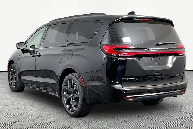 2027 Chrysler Pacifica Limited AWD