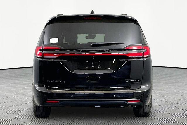 2027 Chrysler Pacifica Limited AWD