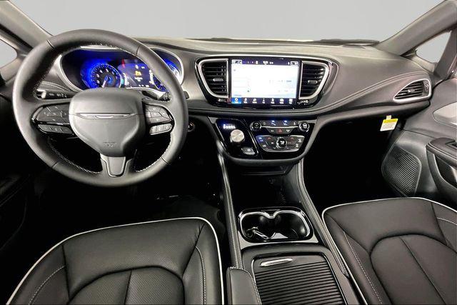 2027 Chrysler Pacifica Limited AWD