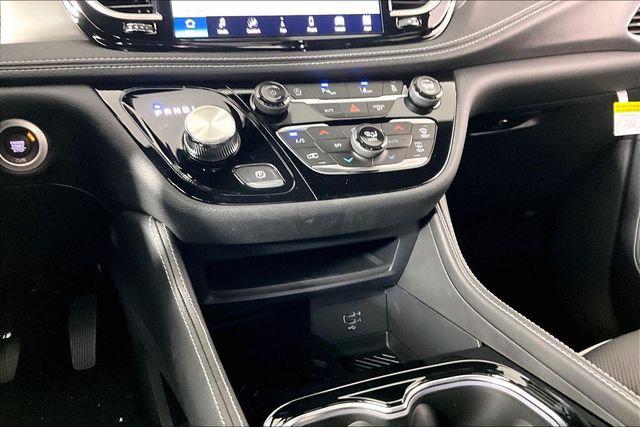 2027 Chrysler Pacifica Limited AWD
