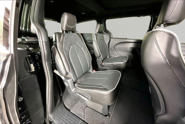 2027 Chrysler Pacifica Limited AWD