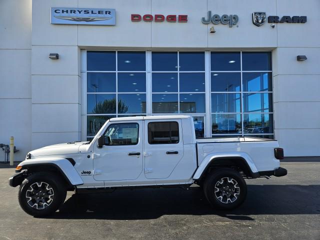 2026 Jeep Gladiator GLADIATOR SAHARA 4X4