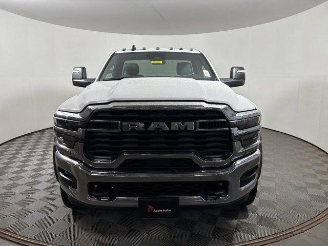 2026 RAM 5500 Chassis RAM 5500 TRADESMAN CHASSIS REGULAR CAB 4X4 84 CA