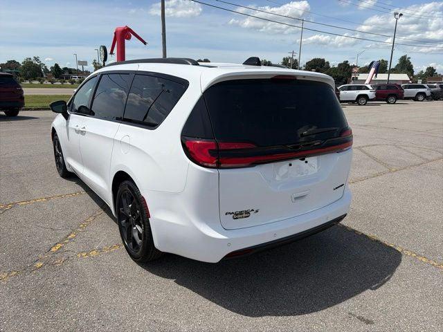 2027 Chrysler Pacifica Limited