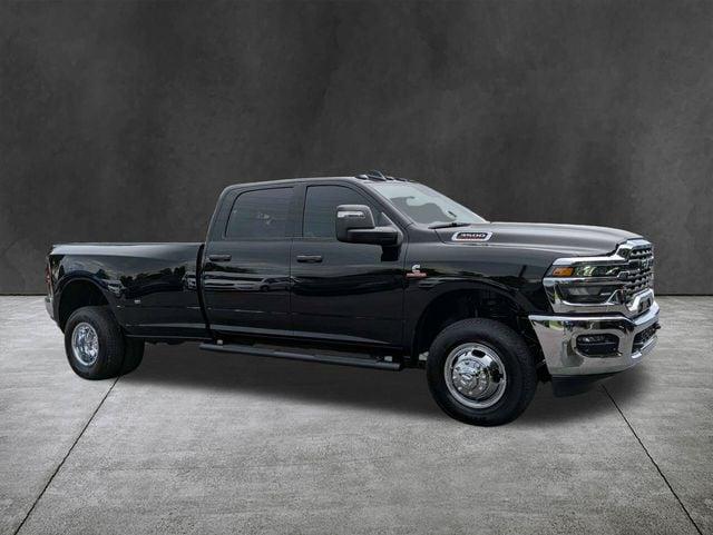 2026 RAM Ram 3500 RAM 3500 TRADESMAN CREW CAB 4X4 8 BOX
