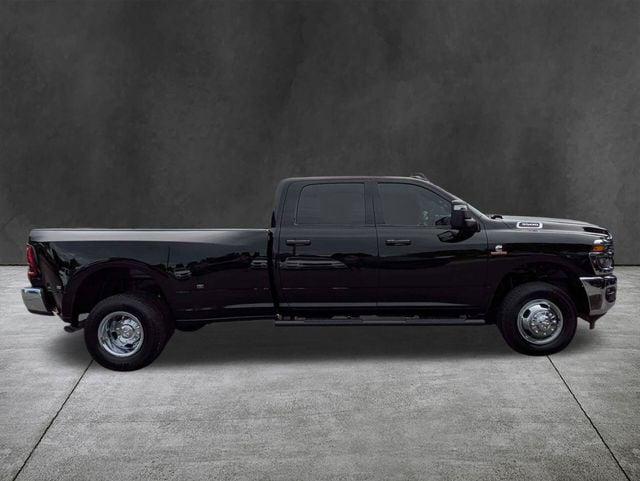 2026 RAM Ram 3500 RAM 3500 TRADESMAN CREW CAB 4X4 8 BOX