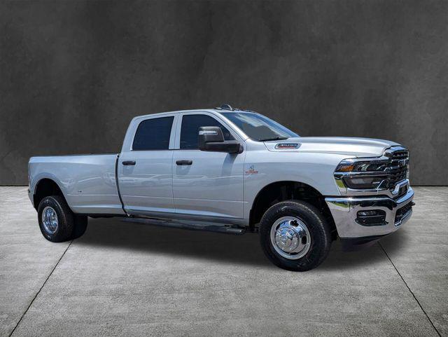 2026 RAM Ram 3500 RAM 3500 TRADESMAN CREW CAB 4X4 8 BOX