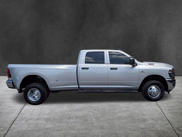 2026 RAM Ram 3500 RAM 3500 TRADESMAN CREW CAB 4X4 8 BOX