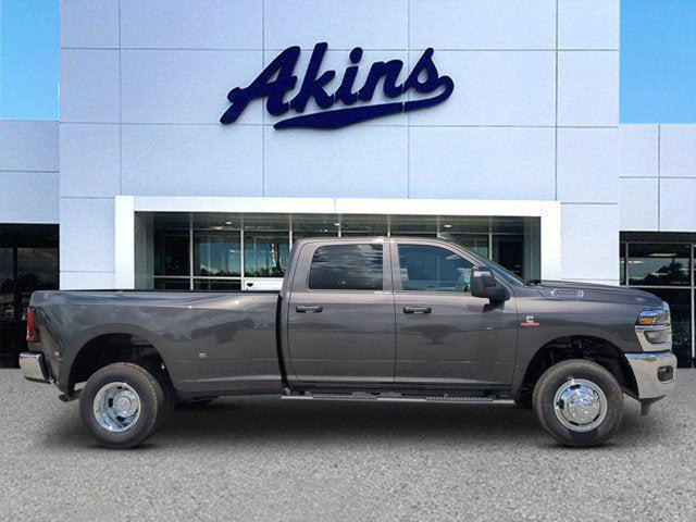 2026 RAM Ram 3500 RAM 3500 TRADESMAN CREW CAB 4X4 8 BOX