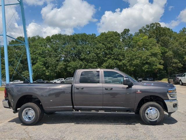 2026 RAM Ram 3500 RAM 3500 TRADESMAN CREW CAB 4X4 8 BOX