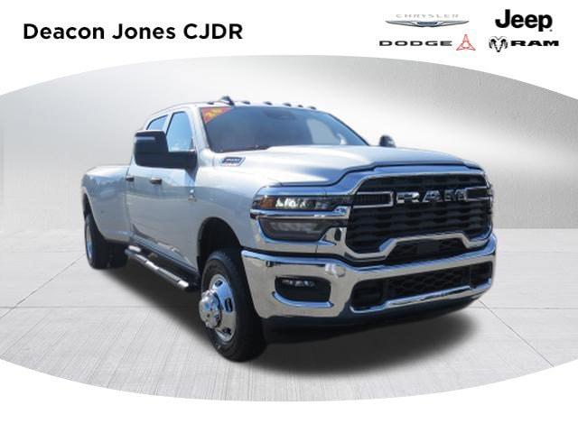 2026 RAM Ram 3500 RAM 3500 TRADESMAN CREW CAB 4X4 8 BOX