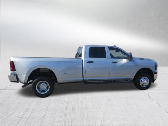 2026 RAM Ram 3500 RAM 3500 TRADESMAN CREW CAB 4X4 8 BOX