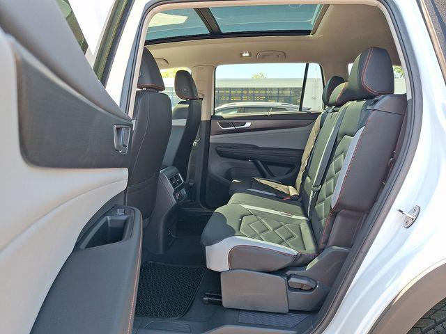2026 Volkswagen Atlas Peak Edition