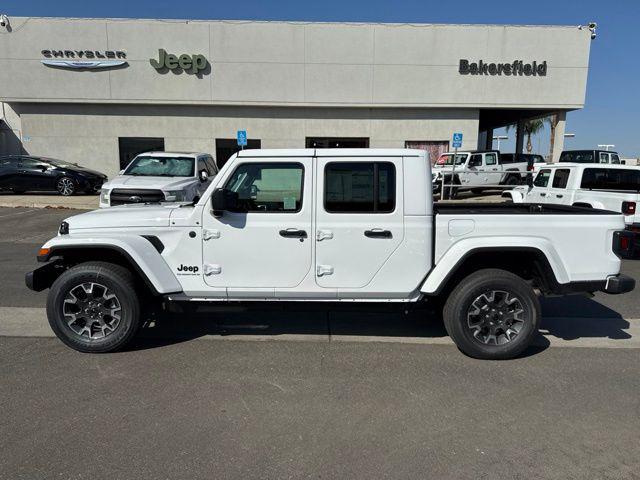 2026 Jeep Gladiator GLADIATOR SAHARA 4X4