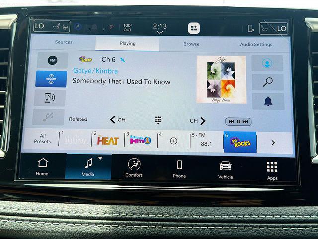2027 Chrysler Pacifica Select