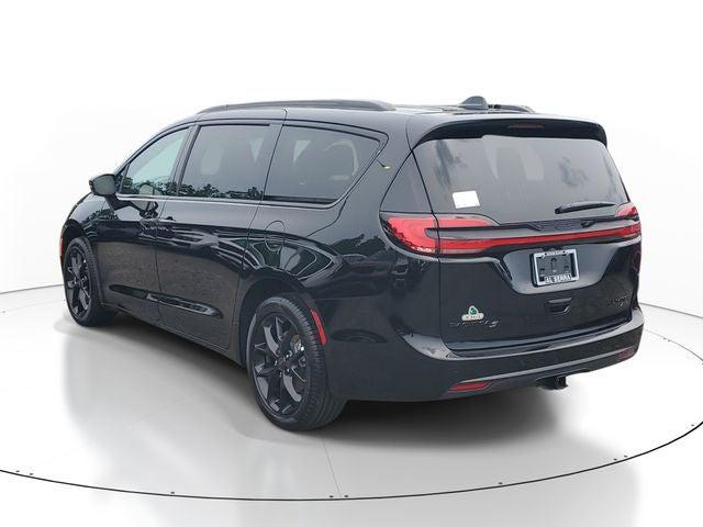 2027 Chrysler Pacifica Limited AWD