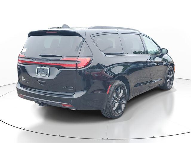 2027 Chrysler Pacifica Limited AWD