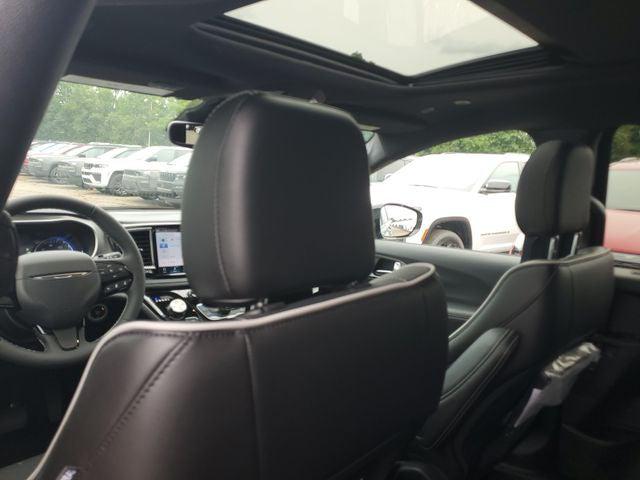 2027 Chrysler Pacifica Limited AWD