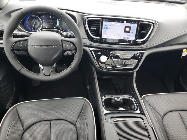 2027 Chrysler Pacifica Limited AWD