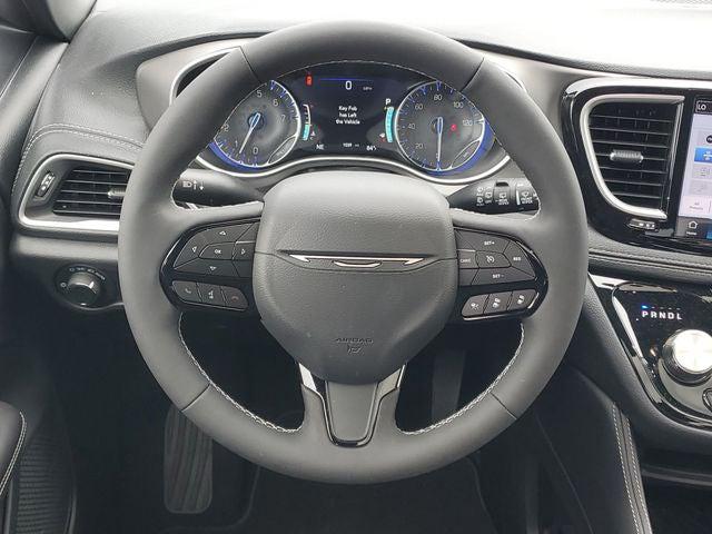 2027 Chrysler Pacifica Limited AWD