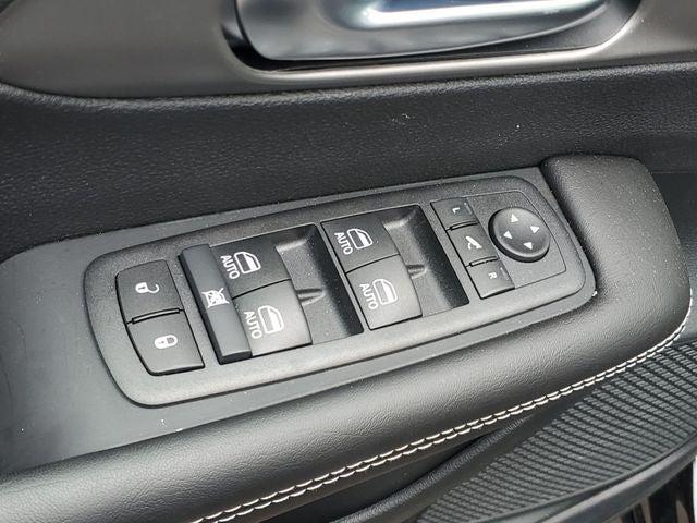 2027 Chrysler Pacifica Limited AWD