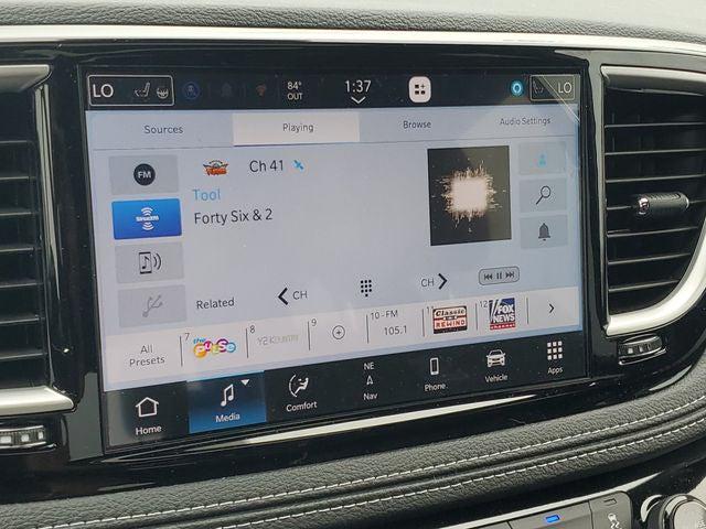 2027 Chrysler Pacifica Limited AWD