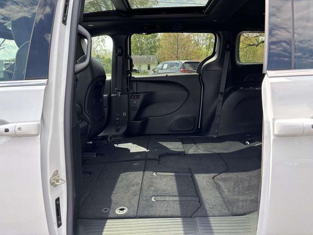 2027 Chrysler Pacifica Limited