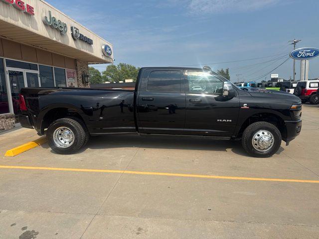 2026 RAM Ram 3500 RAM 3500 LARAMIE CREW CAB 4X4 8 BOX