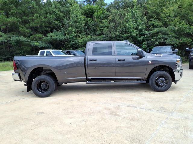 2026 RAM Ram 3500 RAM 3500 TRADESMAN CREW CAB 4X4 8 BOX