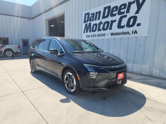 2027 Chrysler Pacifica PACIFICA LIMITED