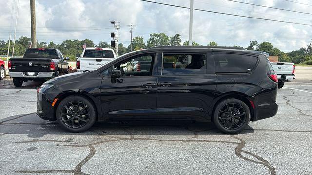 2027 Chrysler Pacifica Limited