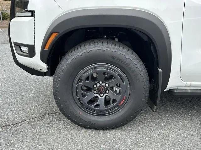 2026 Nissan Frontier Crew Cab Long Bed PRO-4X 4x4