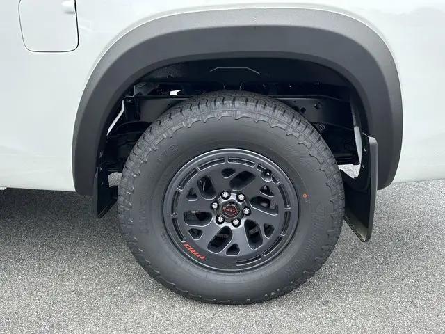 2026 Nissan Frontier Crew Cab Long Bed PRO-4X 4x4