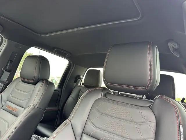 2026 Nissan Frontier Crew Cab Long Bed PRO-4X 4x4