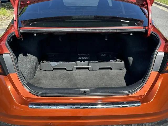 2021 Nissan Altima SR FWD