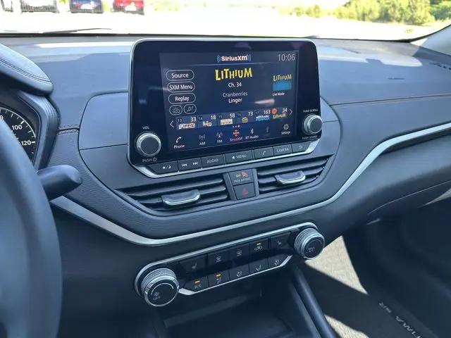 2021 Nissan Altima SR FWD
