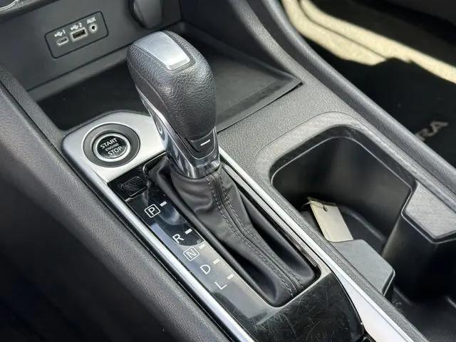 2023 Nissan Sentra SV Xtronic CVT