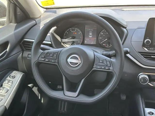 2025 Nissan Altima S FWD