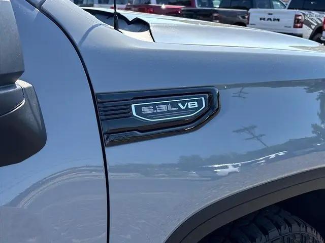 2025 GMC Sierra 1500 4WD Crew Cab Short Box Pro