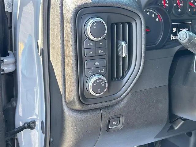 2025 GMC Sierra 1500 4WD Crew Cab Short Box Pro