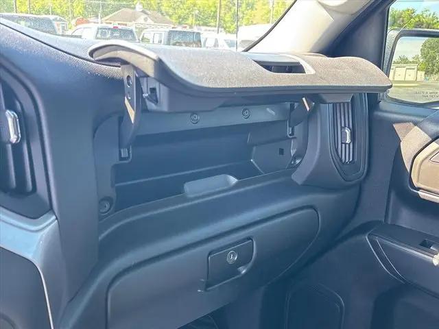 2025 GMC Sierra 1500 4WD Crew Cab Short Box Pro