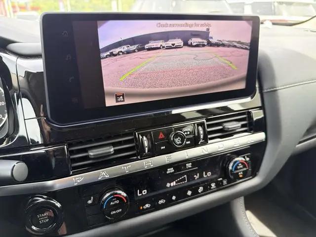 2026 Nissan Pathfinder SV