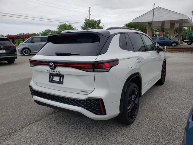 2026 Volkswagen Tiguan SE R-Line Black