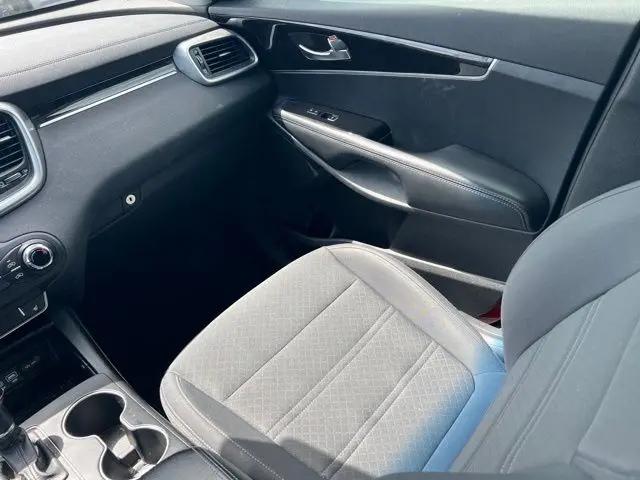 2016 Kia Sorento 2.4L LX