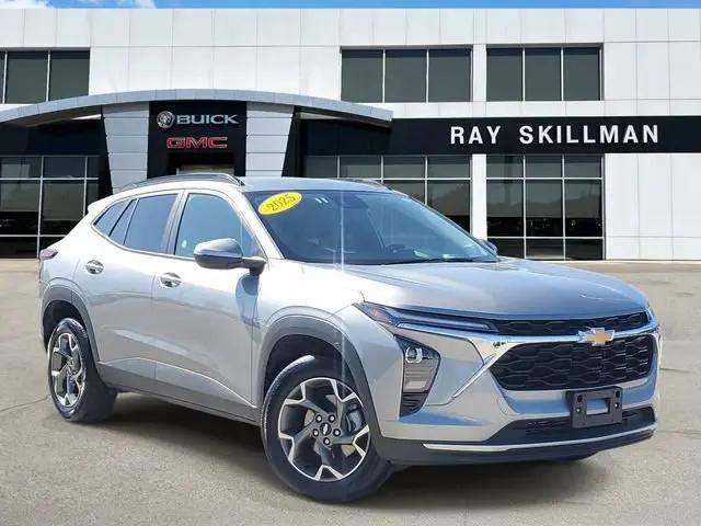 2025 Chevrolet Trax FWD LT for sale in Indianapolis, IN