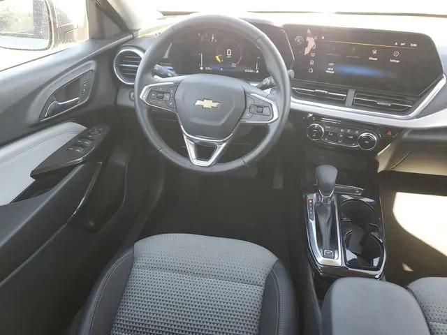 2025 Chevrolet Trax FWD LT