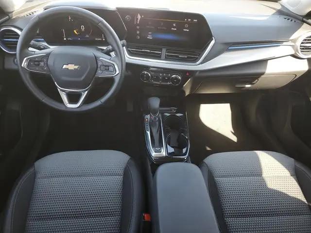 2025 Chevrolet Trax FWD LT