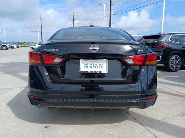 2024 Nissan Altima SV FWD